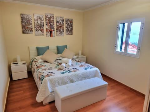 Santana Escape with Terrace Views, Near Levadas and Pico Ruivo, 