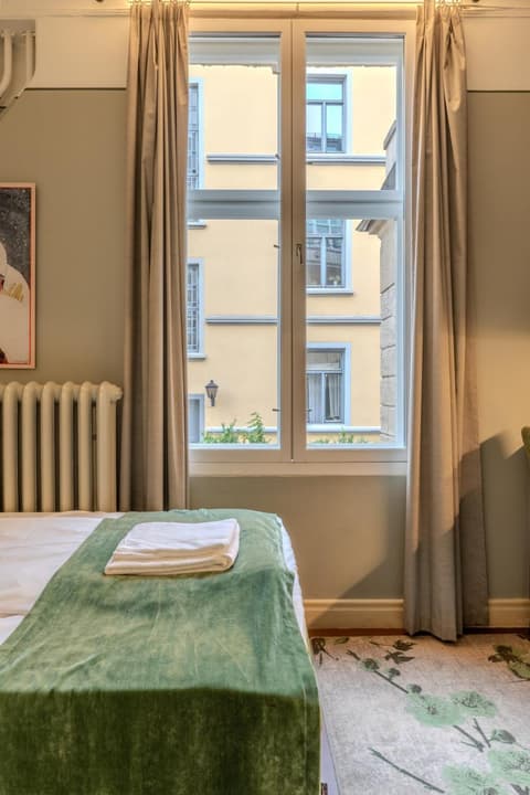 The Apartments Company - The Sweet, 