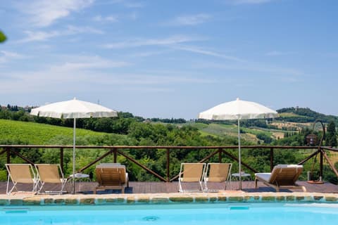 Podere Vergianoni immerso nelChianti con piscina, 