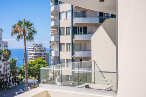 Vila Baleira Residence, 