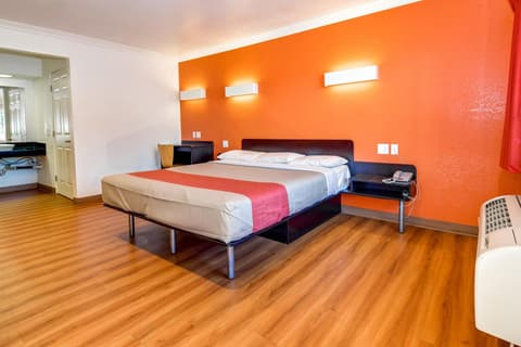 Motel 6 Garden Grove, 