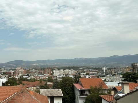 Hillside Garden by Sienna, 