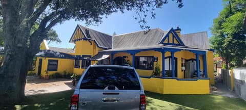 Neo & Ruks Guest House Boston Belleville 9, 