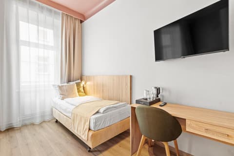 Dependance Rooms I 6 Mins to U6 Alser Straße I Self Check In, 