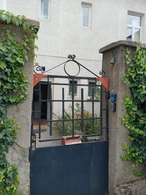 ZAGREB Main Station Budget Apartment, 