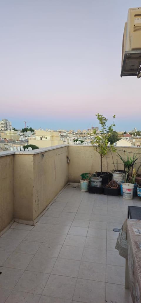 2Rooms rooftop apartment huge balcony, 