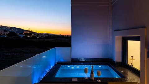 The Penthouse Santorini, Kamari, Thira, 