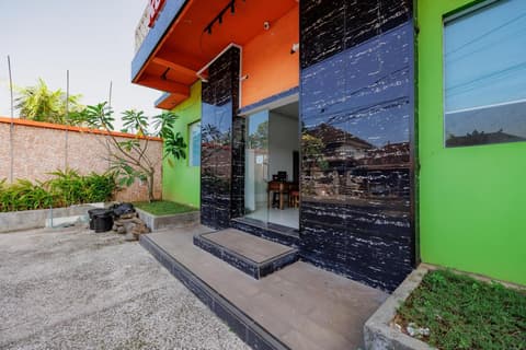 RedDoorz near Ubud Village, 