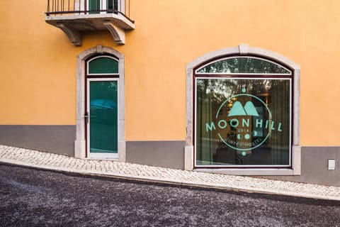 Moon Hill Hostel, 