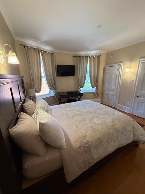 The Century House Bed and Breakfast Ottawa, 