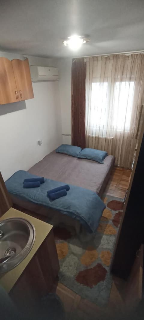 Simone Tiny Economy House, 