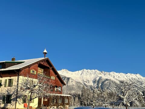 Landhotel Gasthof Eichhof Natters, 