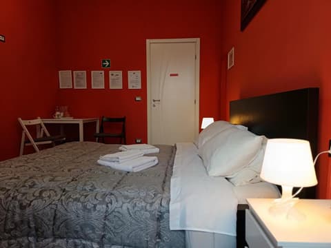 Adriatic Room 50 m dalla stazione Ferroviaria di Ciampino e dalla navetta aeroportuale, 