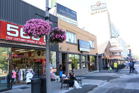 The Falls Family Lodge, 