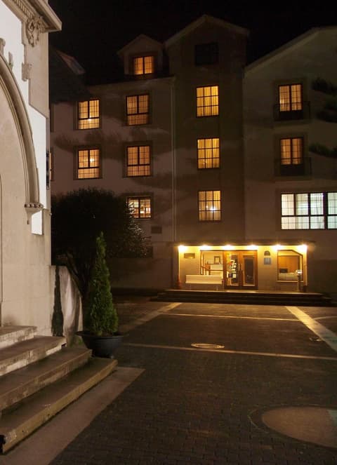 Hotel y Apartamentos Arias, 