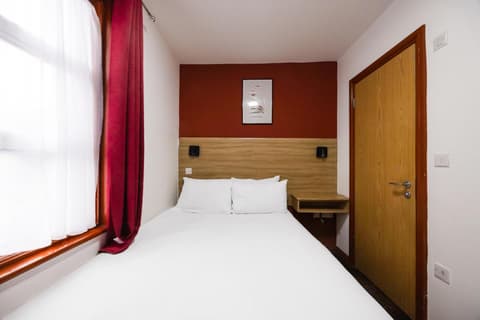 Arinza Hotel, London Ilford, 