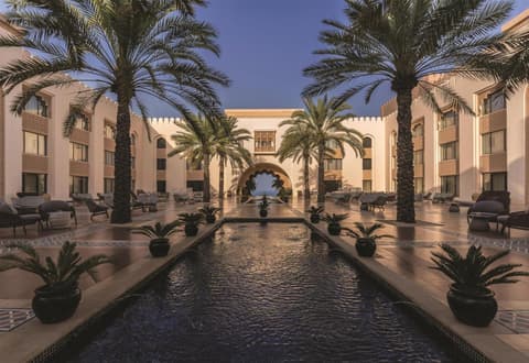 Al Husn Hotel Muscat, 