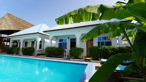 AROYA Boutique Hotel, 