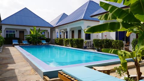 AROYA Boutique Hotel, 