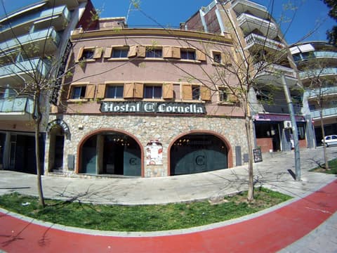 Hostal Restaurante Cornella, 