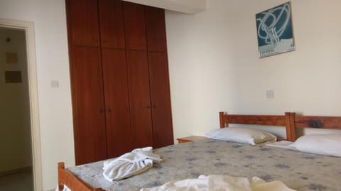 New York Plaza Hotel Apartments, 