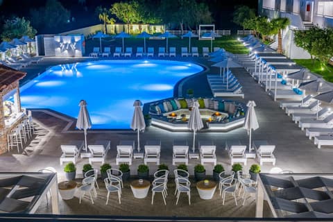 Gaia in Style - Adults Only, 