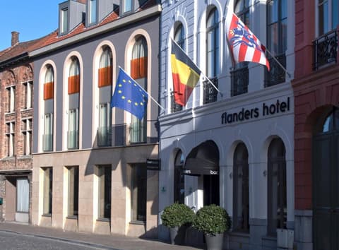 Flanders Hotel, 
