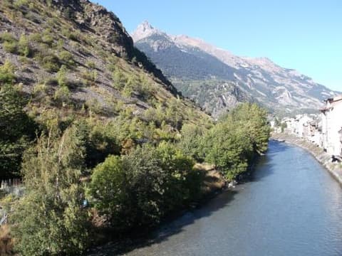 Hôtel le Commerce 1050m, 