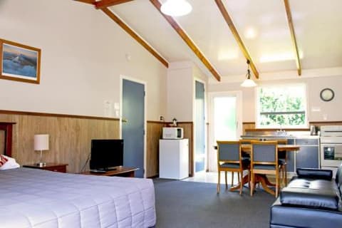 Fairy Springs Motel, 