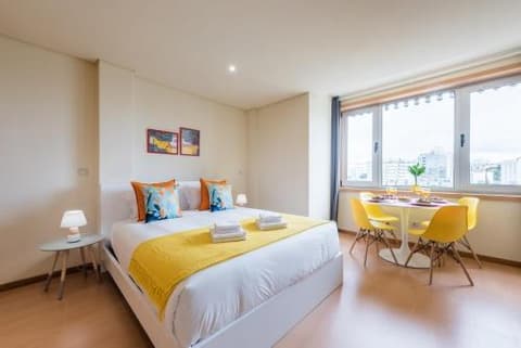 "Guestready  Musichall  Yellow Submarine", 