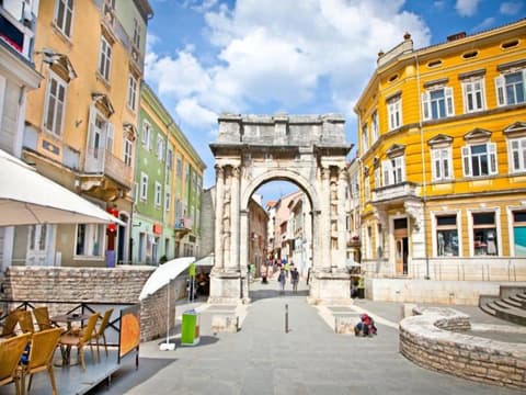 Escape to Pula 3 Days, Private Tour