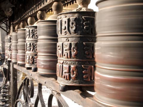 L'esprit du Népal : patrimoine, faune et beauté des montagnes, guide francophone, visite privée