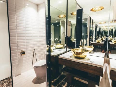 Évasion Malaisienne – De la Ville à la Mer