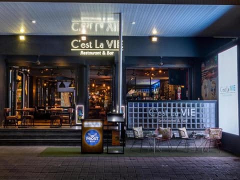 Duo Yulia Village Inn Ubud & Viva Dash Seminyak- 16 Nuits