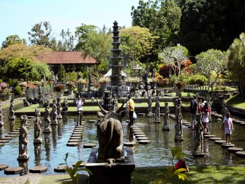 Bali Roundtrip - Deluxe (Guarantee Spanish Speaking Guide)