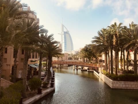 Beyond - Le Tradizioni Esotiche Di Dubai E La Lussureggiante Modernità