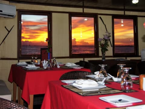 Toum Tiou II – 9 Days / 8 Nights: Siem Reap to Saigon