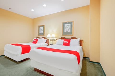 OYO Hotel St Louis Downtown City Center MO, 