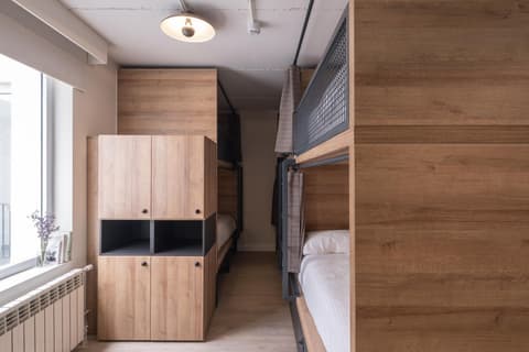 LATROUPE Grand Place Hostel, 