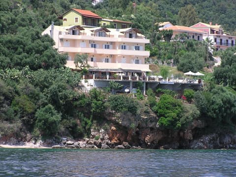 Oceanis Rooms Apartments, 