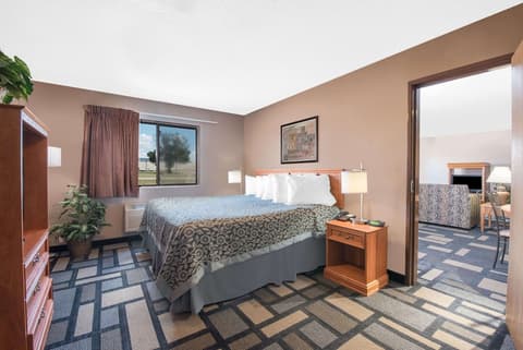 Days Inn By Wyndham Watertown, 