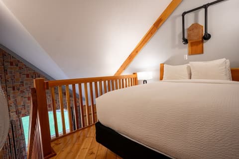 Basecamp Lodge Golden, 