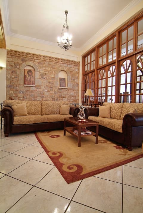 HOTEL HERMES DELPHI, 