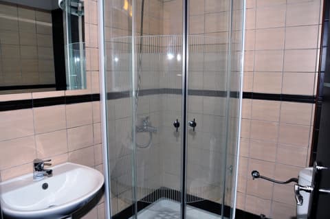 4-YOU HOTEL APARTMENTS, 