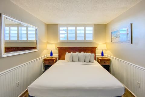 Thunderbird Beach Resort, 