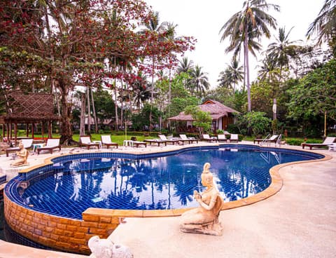 Lipa Lodge Beach Resort, 