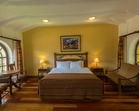 Hacienda del Valle  , 