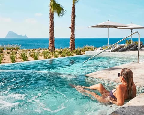 #ADAPTADO-7Pines Ibiza: Lujo Accesible en un Entorno Natural Inigualable