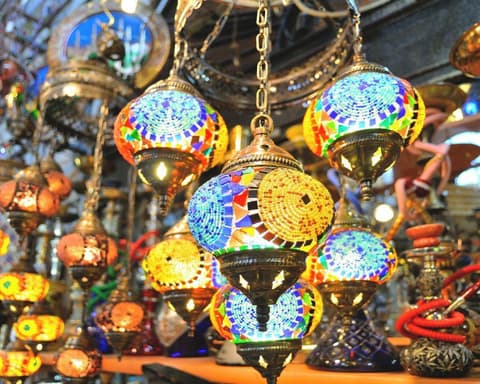 EXPLORE ISTANBUL in compagnia