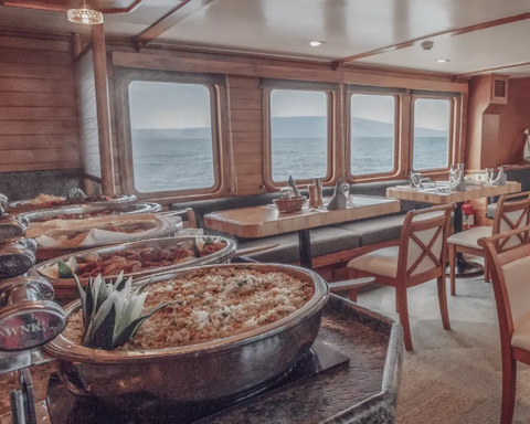 Crucero Coral I y II: Galápagos 4D 3N - Latinos